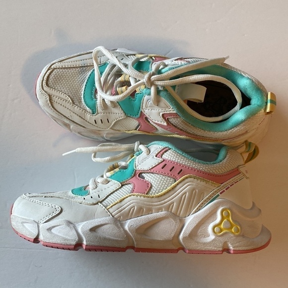 Breath Walker tennis shoes runners Sz 4.5 womens or kids - Picture 2 of 5